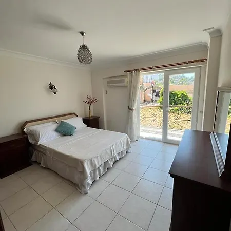 Odek's Seaview Апартаменты