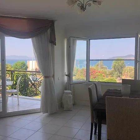 Odek's Seaview Апартаменты