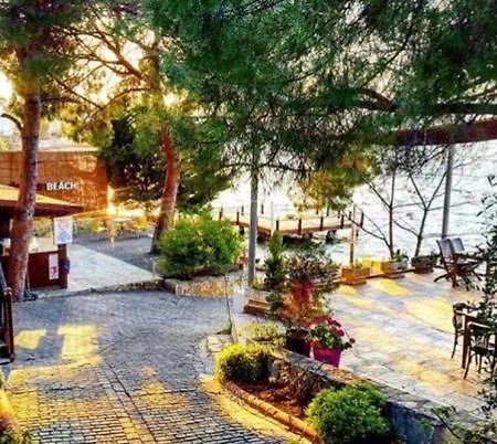 Odek's Seaview Апартаменты