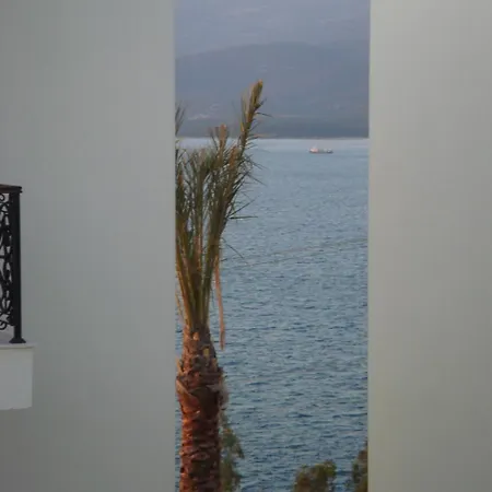 Odek's Seaview Апартаменты
