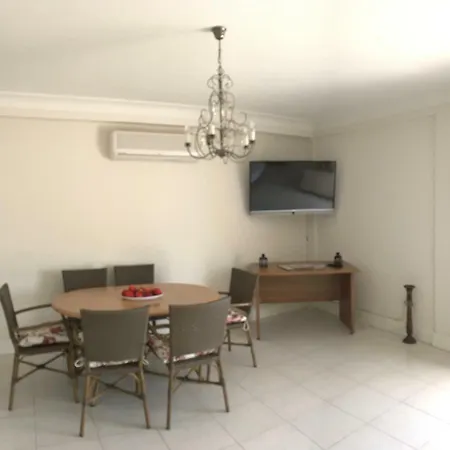 Odek's Seaview Апартаменты