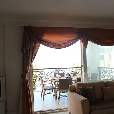 Odek's Seaview Гюллюк